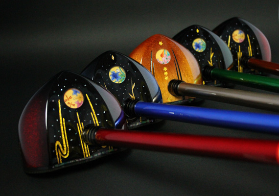 株式会社本間ゴルフ×彩華-SAIGA-コラボレート商品。<br>パークゴルフクラブをトータルプロデュースしました。（画像は2014年モデル／ヘッド部）